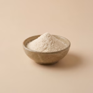 تصویری از یک کاسه سرامیکی حاوی پودر کاراگینان (Carrageenan)